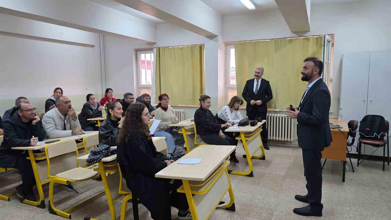 Aydın Efeler’de Düzenlenen Eğitim Seminerinde Nurettin Topçu Anlatıldı