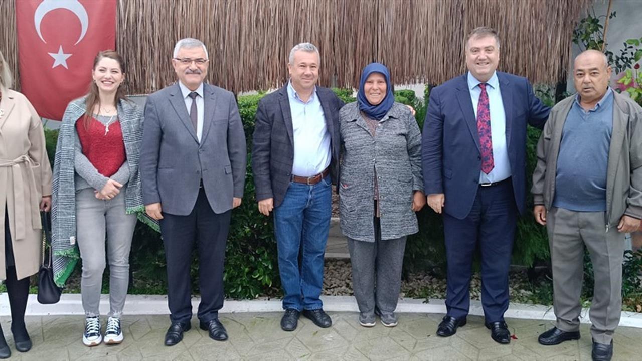 İzmir'de Başkan Erkan Özkan, korsan taşımacılık ve plaka sorunlarını ele aldı.