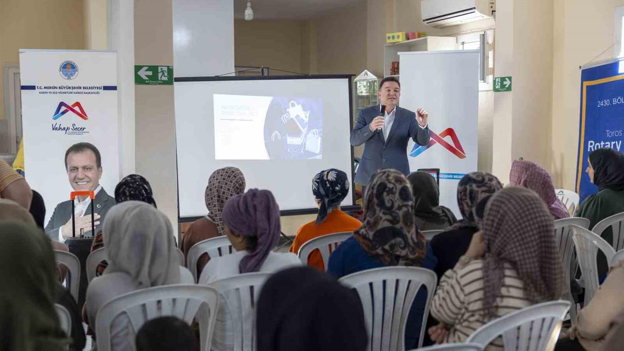 Mersin'de Düzenlenen Kadınlara Yönelik Eğitim Programı Büyük İlgi Topladı