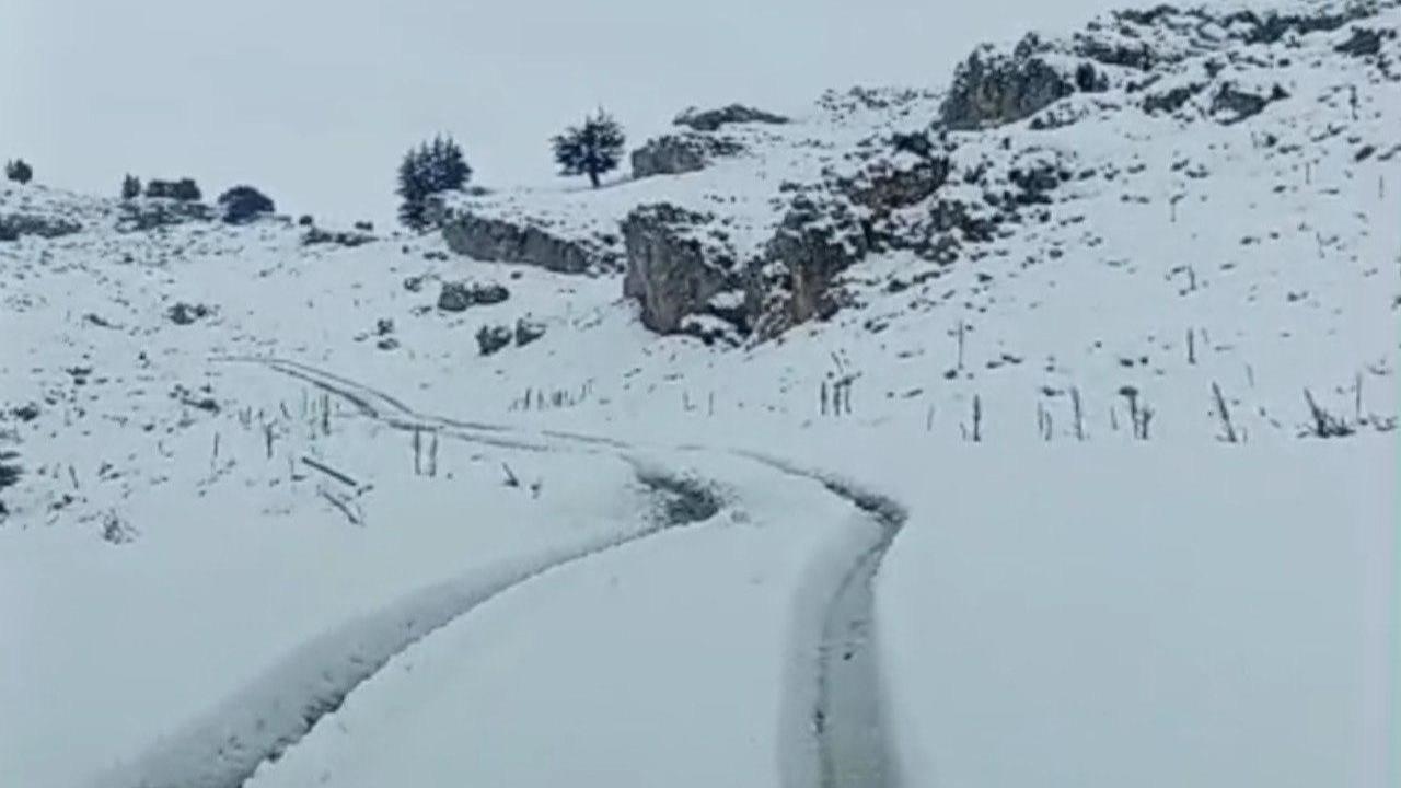 Mersin’e Kış Yüzünü Gösterdi: Sahilde Yağmur, Toroslar’da Kar