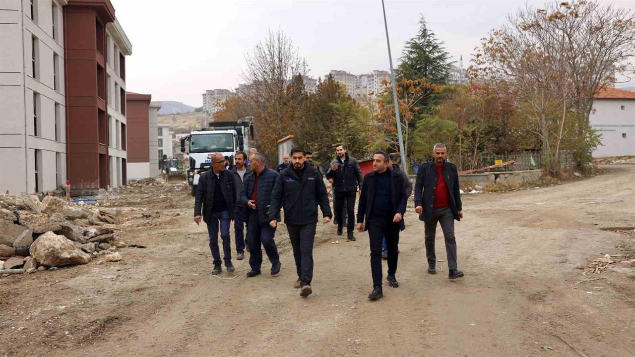 Malatya Akçadağ Belediye Başkanı Hasan Ulutaş, Rezerv Alanı Çalışmalarını Yerinde İnceledi.