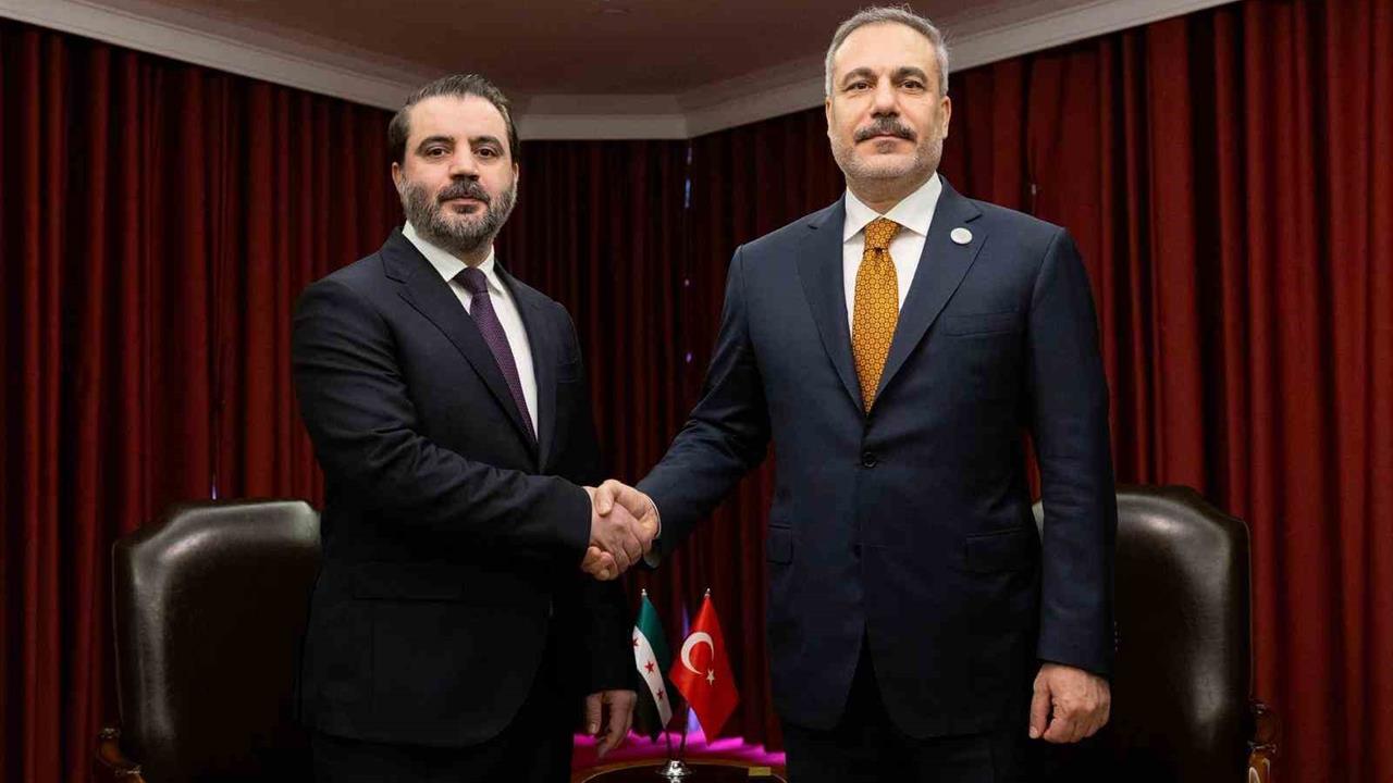 Doha'da Dışişleri Bakanı Hakan Fidan ve Suriye Dışişleri Bakanı Şeybani Bir Araya Geldi