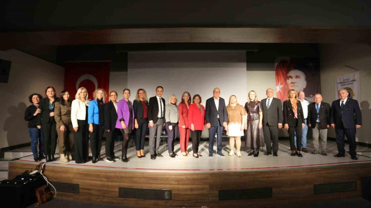 Kepez Antalya'da "Güçlü Kadınlar, Güçlü Yarınlar" Paneli Düzenlendi