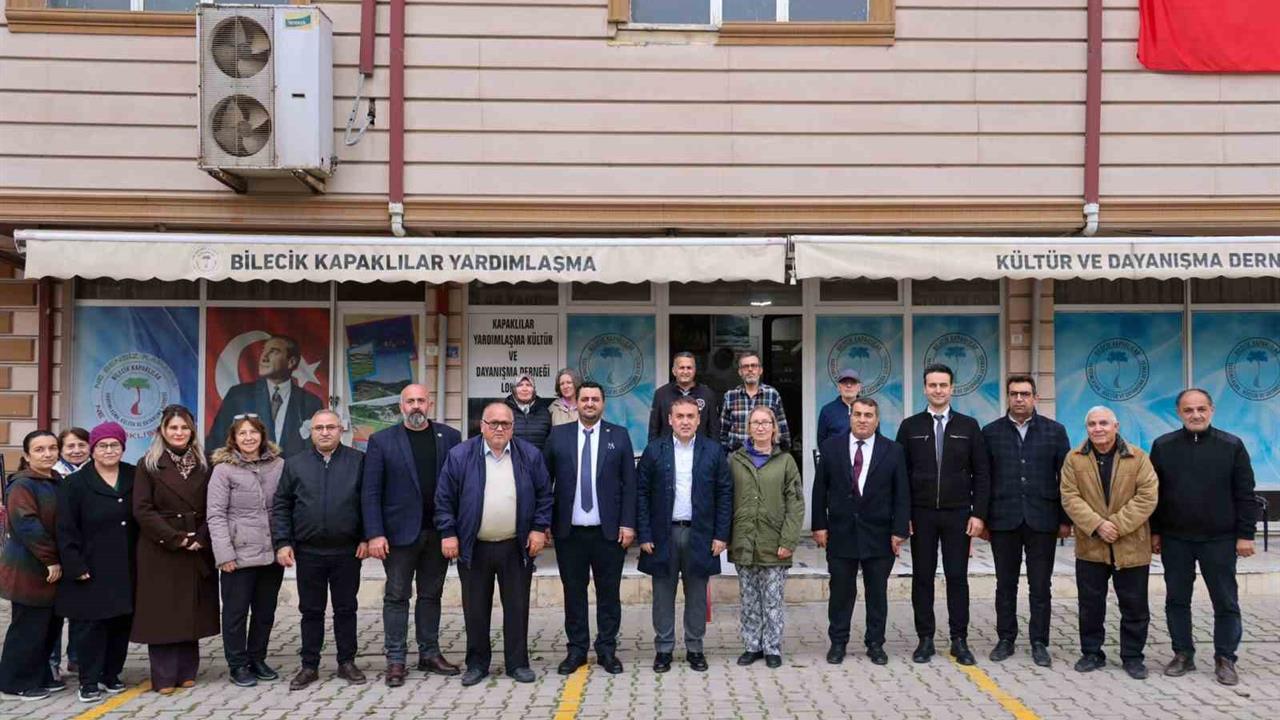 Bilecik'te Vali Faik Oktay Sözer Kapaklılar Derneği'nde Vatandaşlarla Bir Araya Geldi