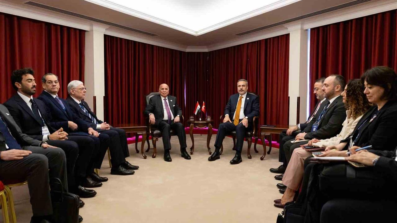 Katar Doha'da Dışişleri Bakanı Fidan, Iraklı Mevkidaşıyla Bir Araya Geldi