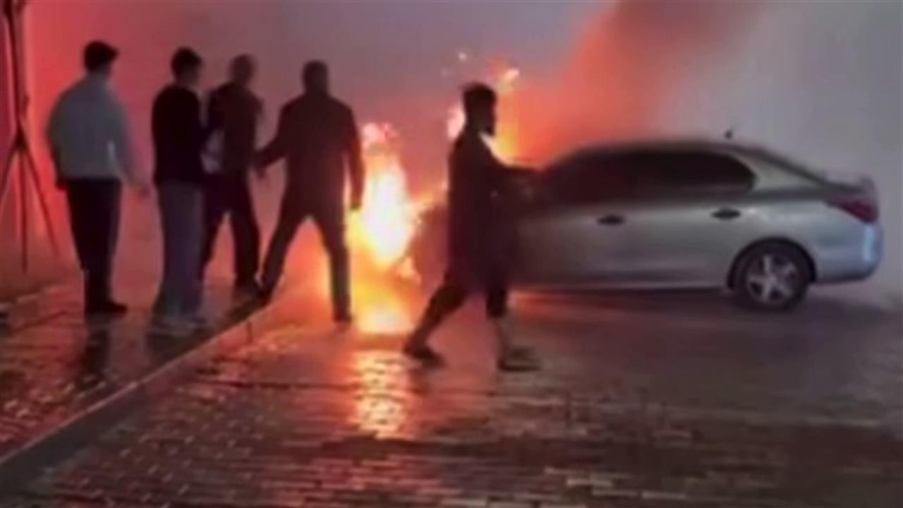 Gaziantep Şehitkamil'de Park Halindeki Bir Araçta Yangın Çıktı