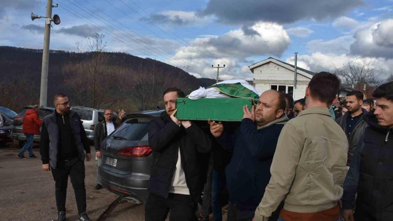 Sakarya Hendek'te Meydana Gelen Trafik Kazasında Hayatını Kaybeden Sürücü Toprağa Verildi