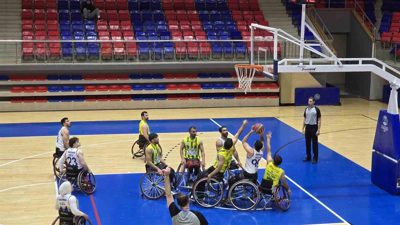 Karabük'te Tekerlekli Sandalye Basketbol Maçında 69-61 Galibiyet