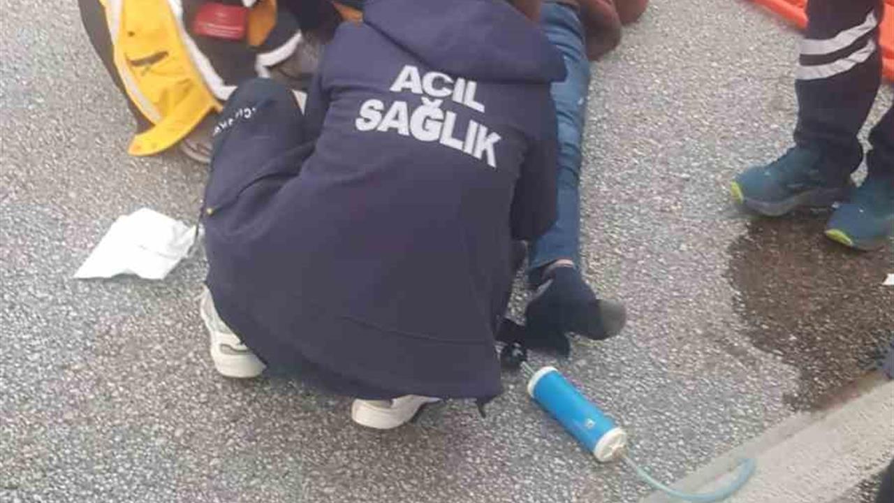 Burdur'da Otomobil ile Motosikletin Çarpışması Sonucu 1 Kişi Yaralandı