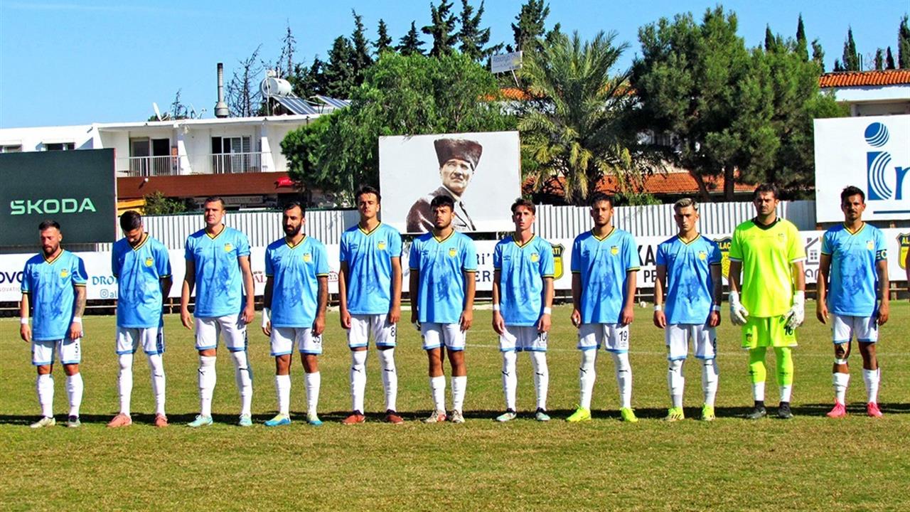 İzmir Alaçatı'da İmren Alaçatıspor, Yelkispor'a 3-2 Yenildi