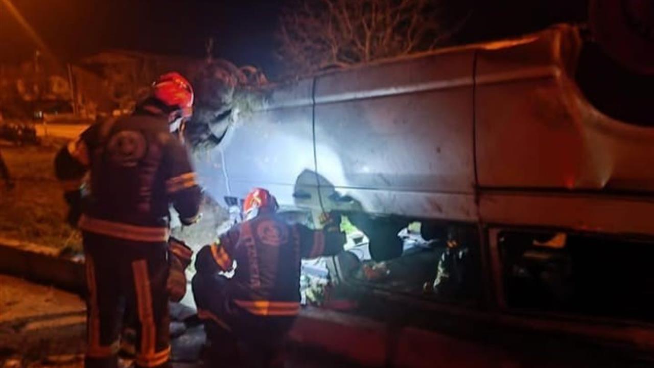 Denizli Acıpayam'da Yoldan Çıkan Araç Ters Dönerek Sürücüsü Yaraladı