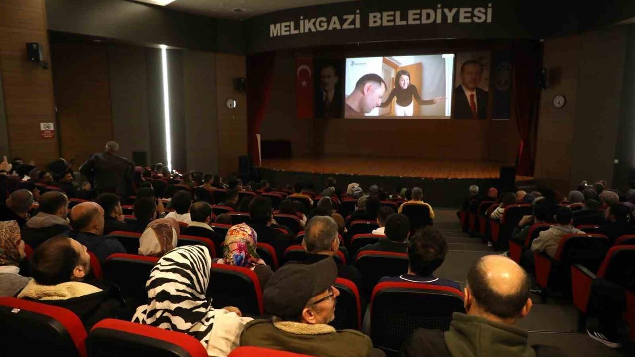 Melikgazi Kayseri'de İşitme Engellilere Yönelik 'İşte Babam' Filmi Gösterildi