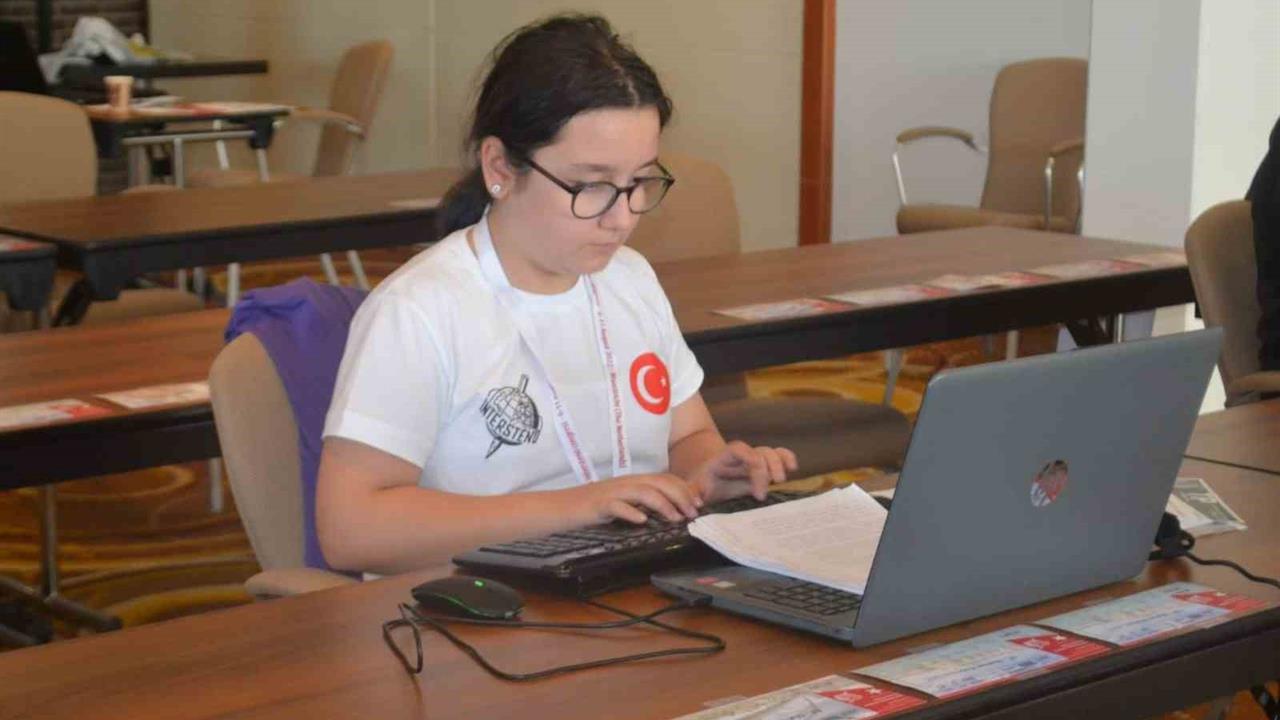 Afyonkarahisar'da Düzenlenen Uluslararası Klavye Yarışmasında Türkiye İki Kategoride Şampiyonluk Elde Etti