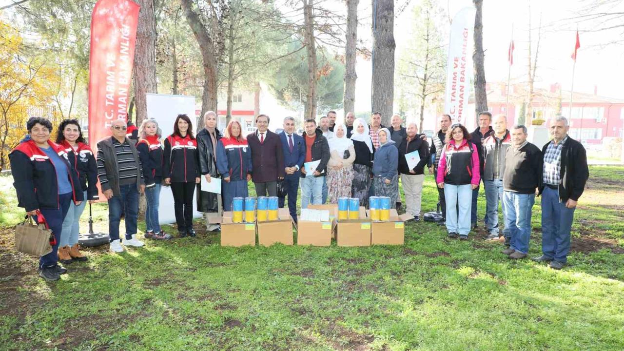 Sarıcakaya'da İyi Tarım Uygulamaları ile 21 Bin 565 Ton Domates Üretildi