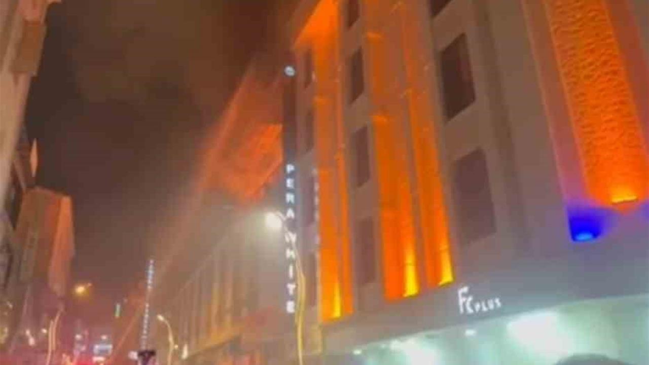 Van İpekyolu'nda Bir Otelin Restoranında Yangın Çıktı