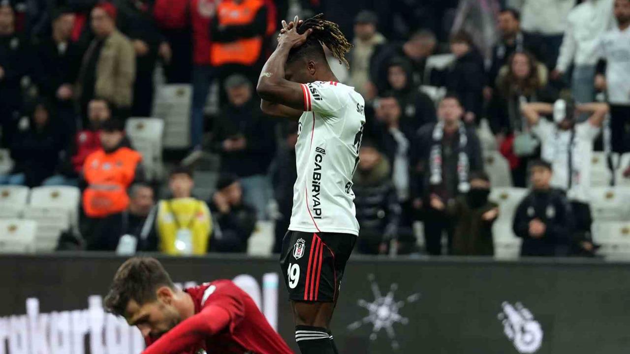 İstanbul'da Beşiktaş ile Gaziantep FK Maçı 2-2 Sona Erdi