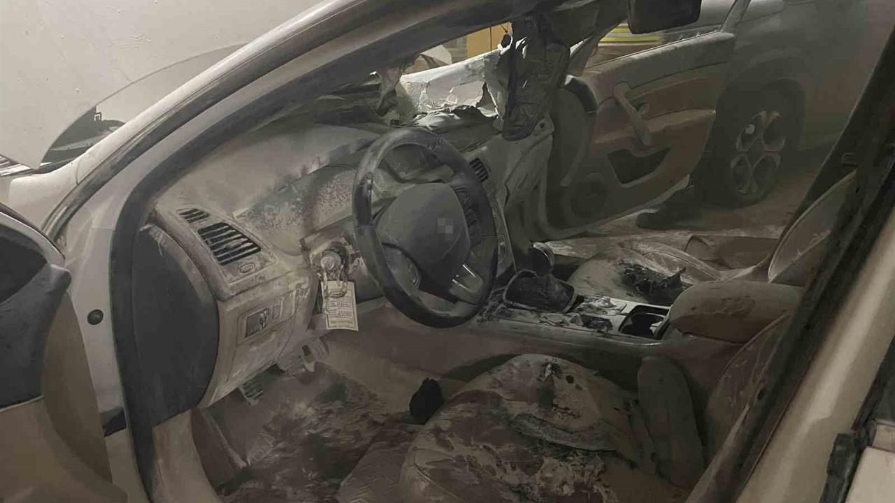 Bursa Mudanya'da Kapalı Otoparkta Çıkan Yangında Araç Zarar Gördü