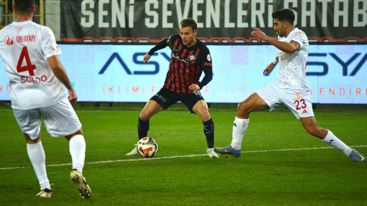 Çorum'da Çorum FK, Pendikspor'u 2-0 Yenerek 3 Puan Aldı