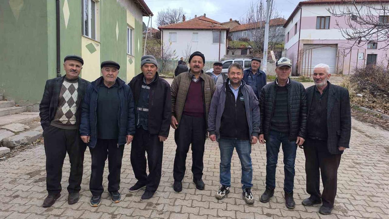 Afyonkarahisar Şuhut'taki İcikli Köyü'nde İletişim Sorunları Halkı Mağdur Ediyor