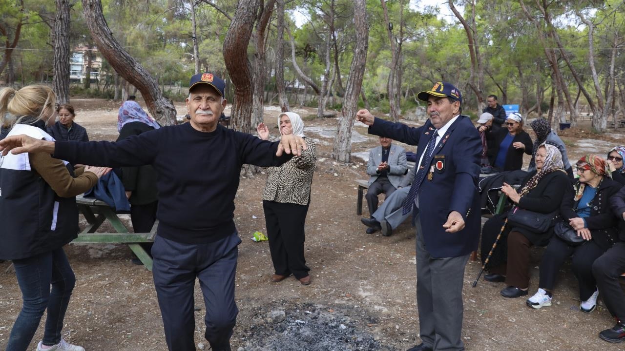 Kıbrıs Gazileri ve Aileleri Kuyuluk’ta Buluştu: Mersin Büyükşehir’den Anlamlı Dayanışma Etkinliği
