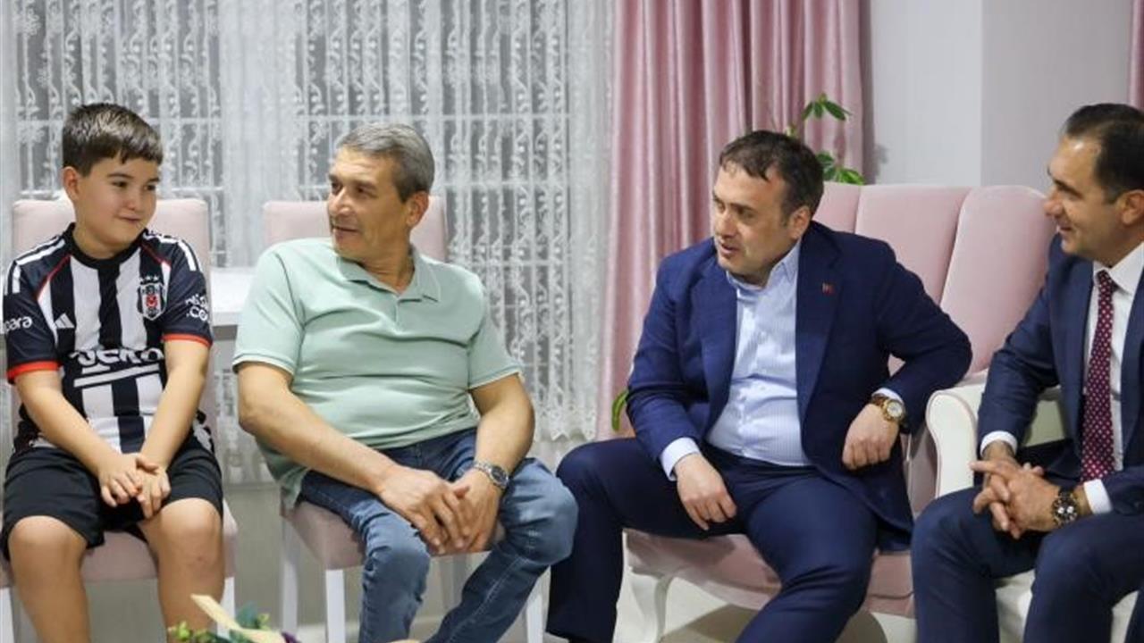 Bilecik'te Vali Faik Oktay Sözer, Hane Ziyaretinde Ailelerin Taleplerini Dinledi.