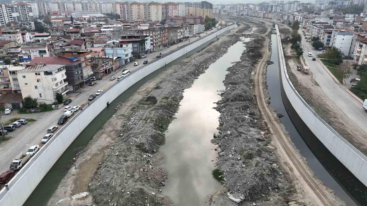 Samsun Merkez'de Mert Irmağı Islah Çalışmaları Aralıksız Sürüyor