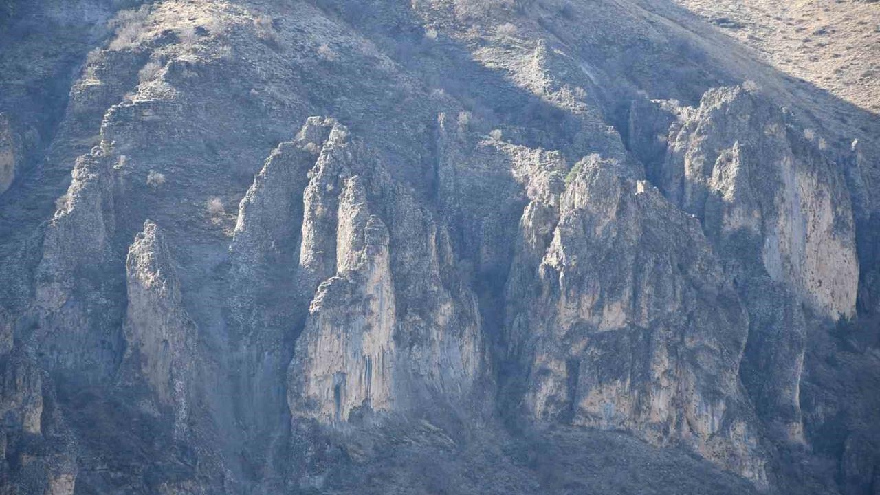 Şırnak Beytüşşebap'ta Peri Bacalarına Benzeyen Doğal Oluşumlar Keşfedildi