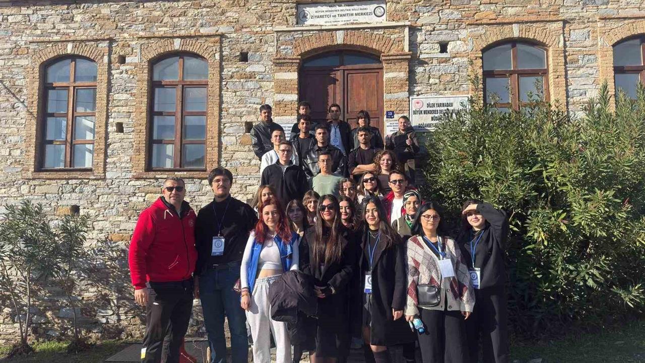 Aydın Söke'de Gençlik Merkezi ve ADÜ Gezisi Düzenledi