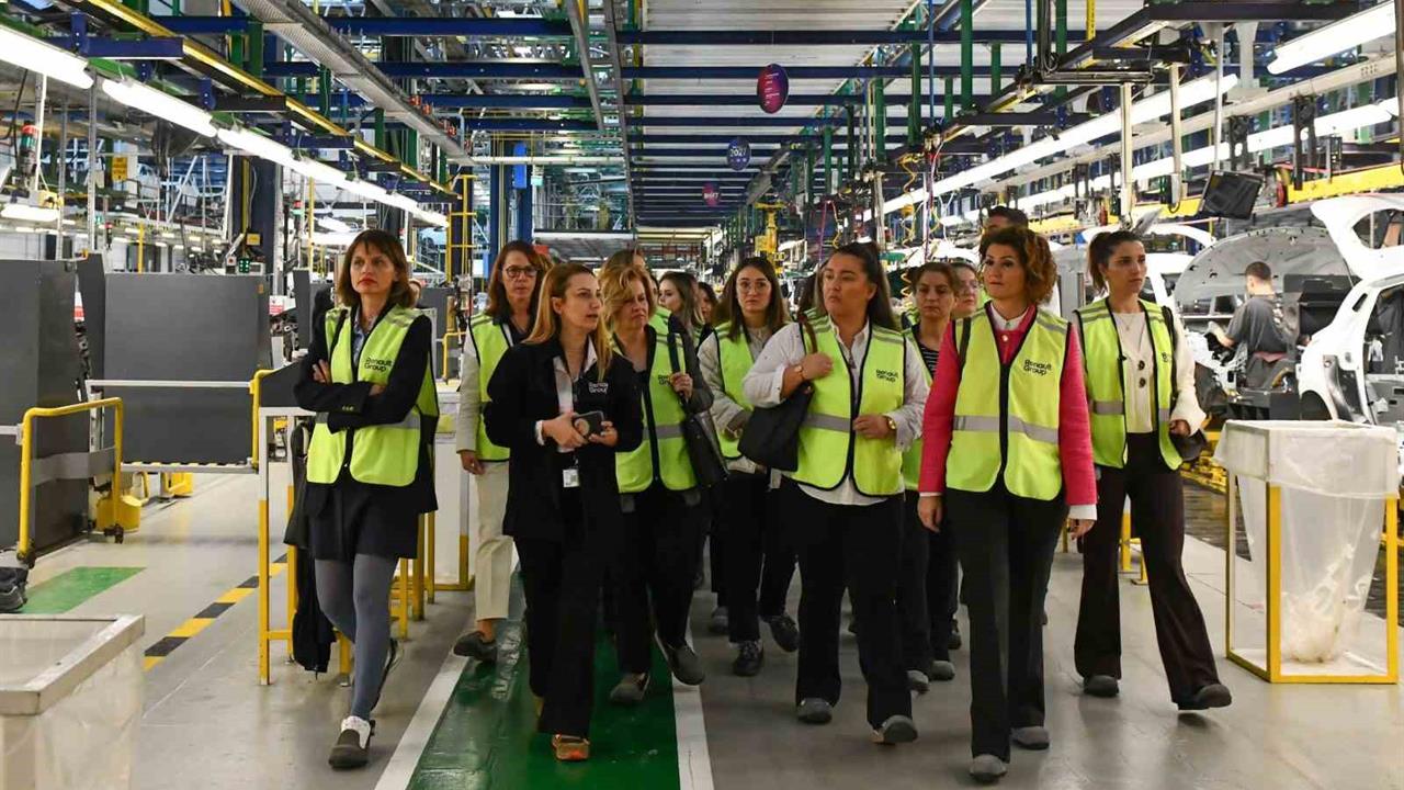 Bursa'da Kadının Güçlenmesi Platformu Oyak Renault Fabrikasında Buluştu