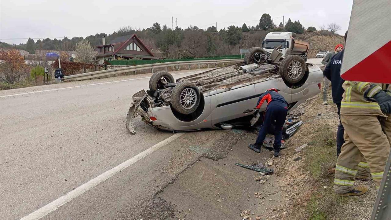 Karabük Safranbolu'da Takla Atan Araçta Sürücü Yaralanmadan Kurtuldu