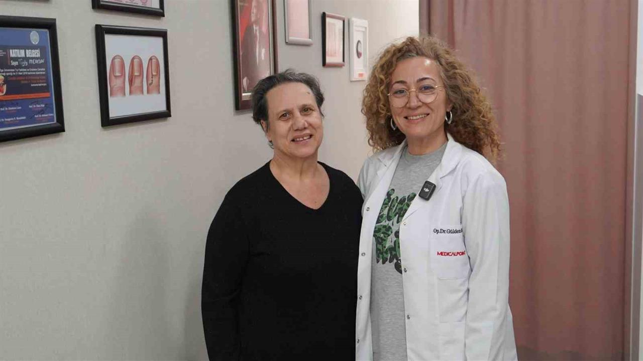 İzmir'de Şiddetli Karın Ağrısı Nedeniyle Hastaneye Giden Kişi, Zamanında Yapılan Müdahale ile Sağlığına Kavuştu.