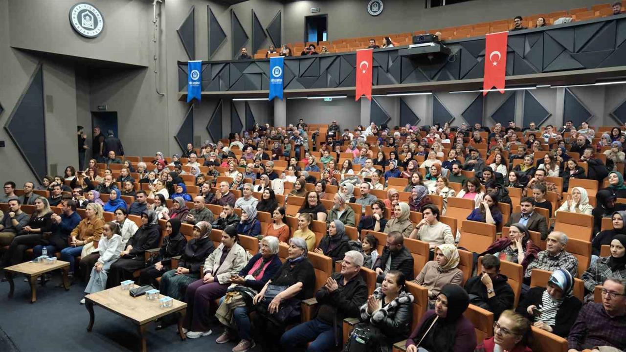 Bursa Yıldırım'da Düzenlenen Türk Müziği Gecesi Büyük İlgi Gördü