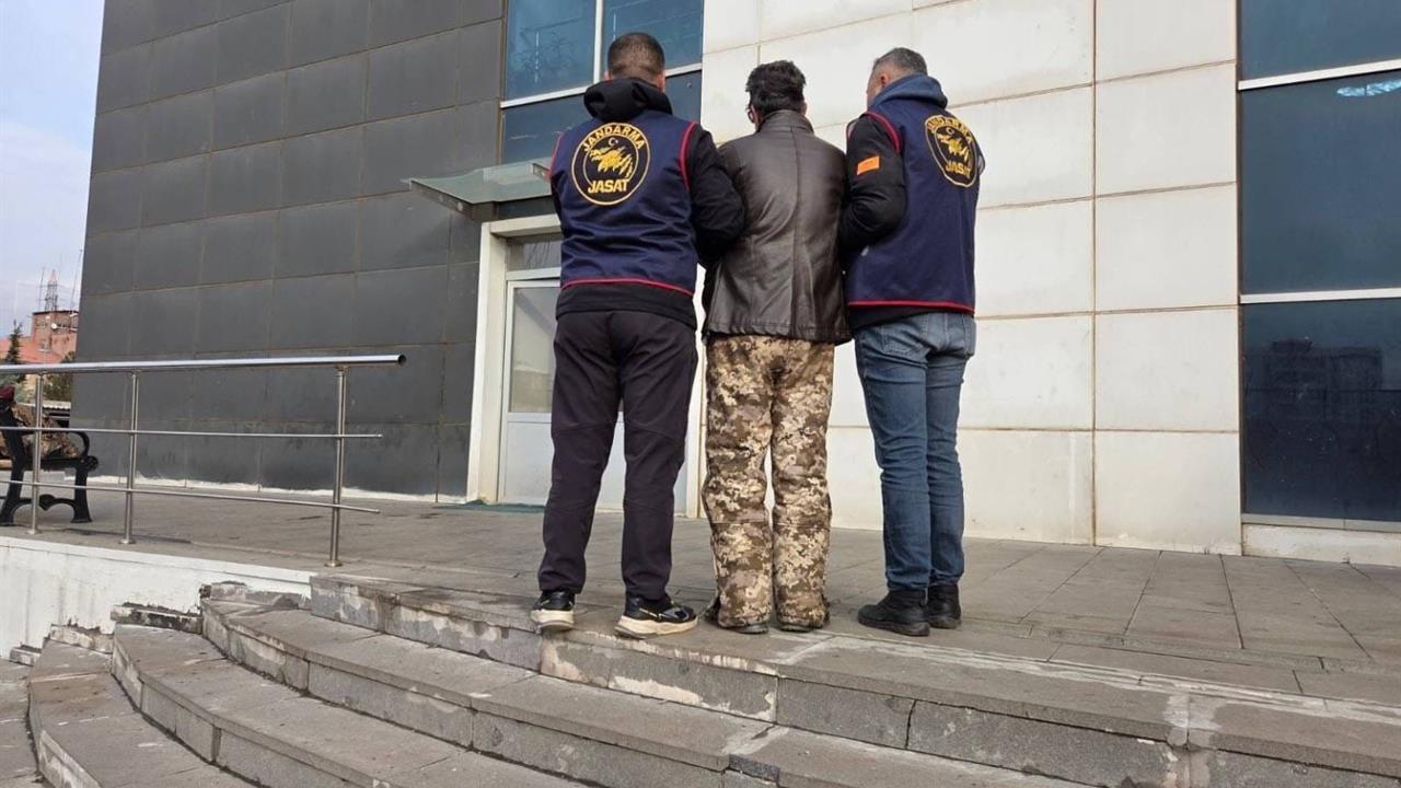 Bingöl Merkez'de Kesinleşmiş Hapis Cezası Olan 2 Zanlı Ekipler Tarafından Tutuklandı