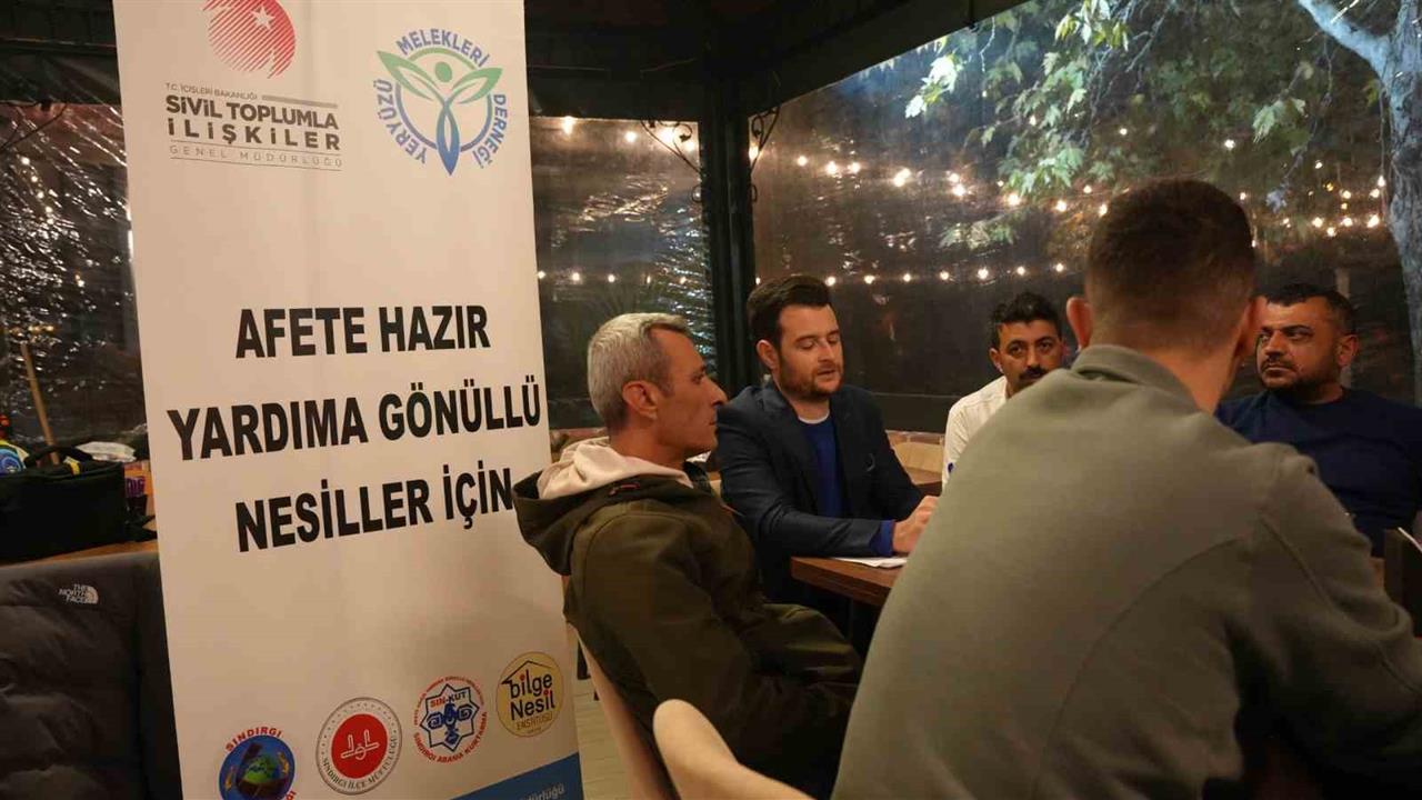 Balıkesir Sındırgı'da Gönüllüler Afetlere Hazırlık İçin Dernek Kurdu