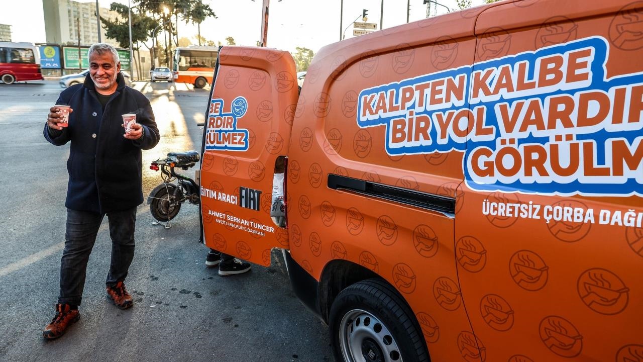 Soğuk Sabahlara Sıcacık Çözüm: Mezitli Belediyesi Ücretsiz Çorba İkramına Başladı