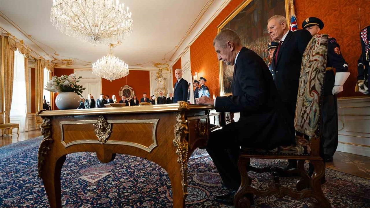 Prag'da Andrej Babis, Çekya'nın Yeni Başbakanı Olarak Göreve Başladı