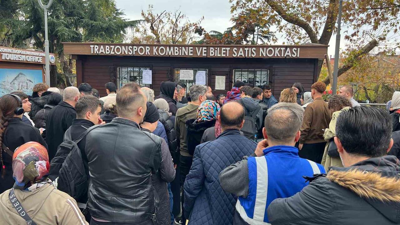 Trabzon'da Beşiktaş ile oynanacak maça biletler satışa sunuldu.