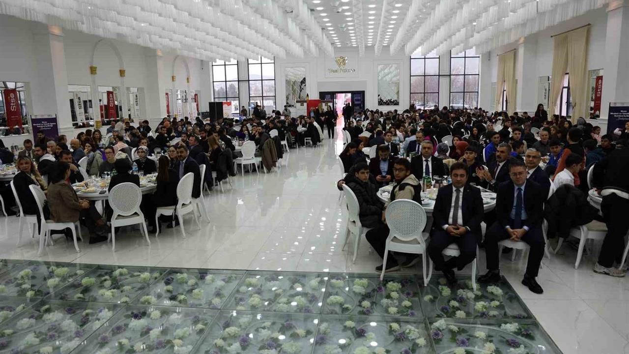 Sivas'ta Öğrenciler ve Meslek Temsilcileri Önemli Bir Buluşma Gerçekleştirdi