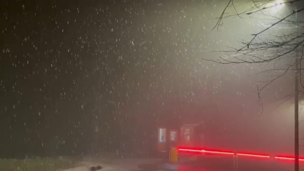 Kocaeli Kartepe Kuzuyayla'da Gece Saatlerinde Kar Yağışı Gerçekleşti