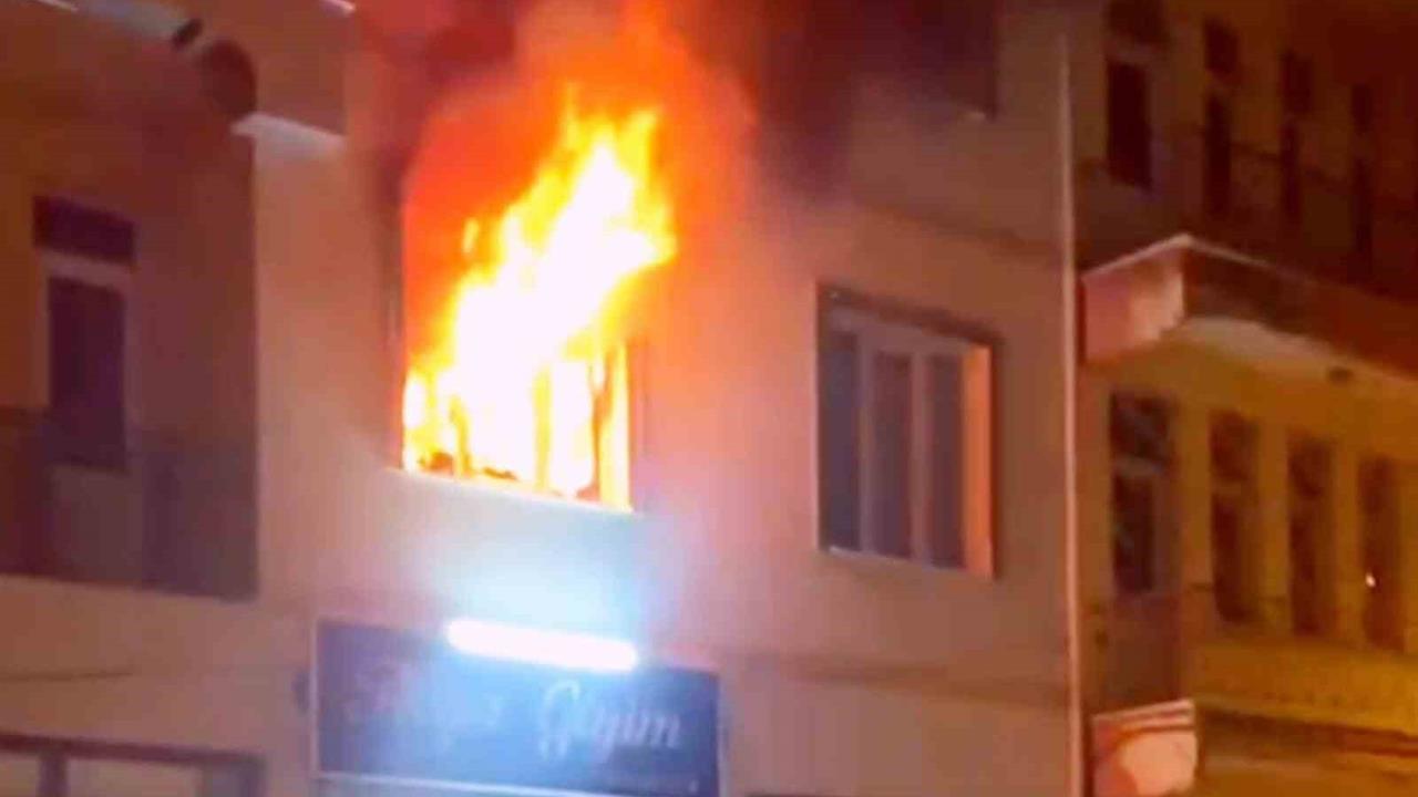 Aksaray Sultanhanı'nda Yangın Çıktı, İtfaiye Hızla Müdahale Etti