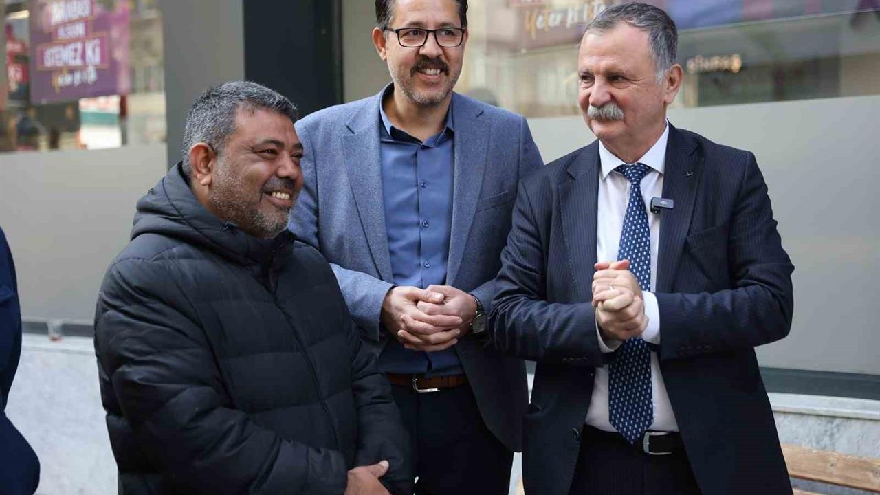 Manisa Yunusemre'de Başkan Balaban, Ayni Ali Mahallesi'nde esnafla bir araya geldi.