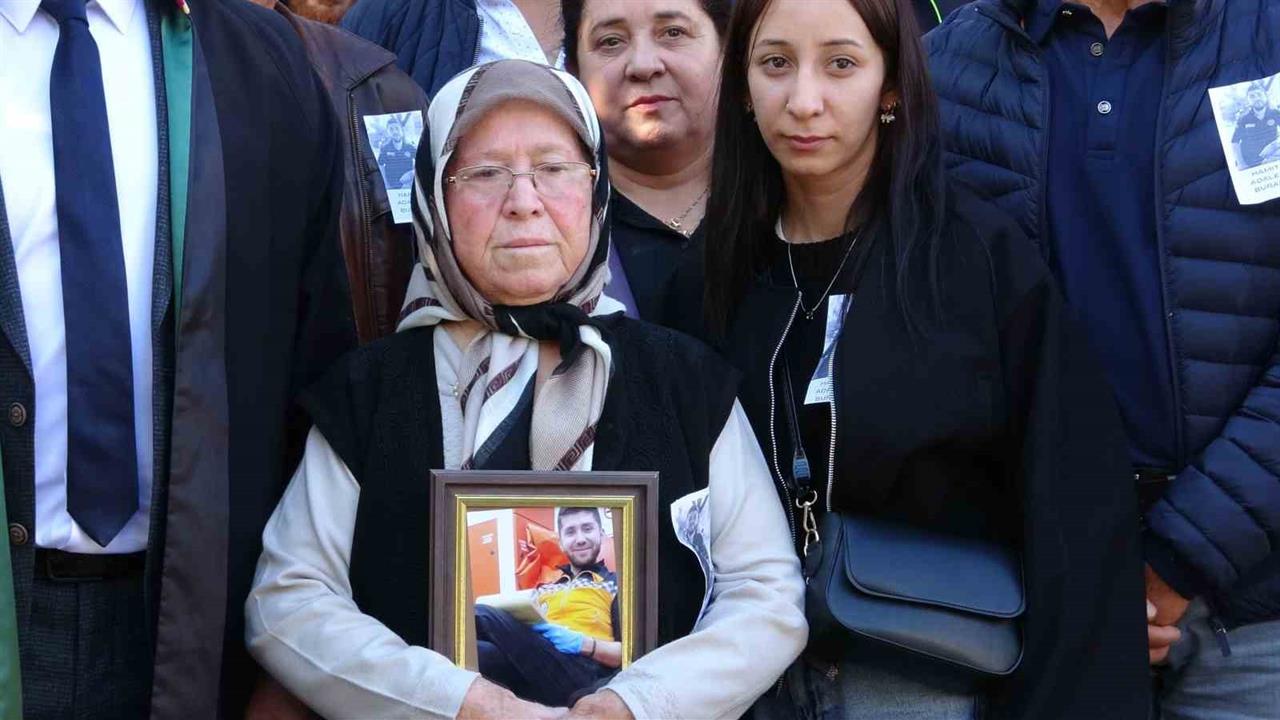 Antalya'da Genç Paramedik Hamit Aras, Sigara İstemek Üzere Gittiği Yerde Gasp Edilip Öldürüldü.