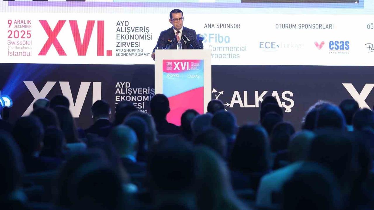 İstanbul'da düzenlenen 16. AYD Alışveriş Ekonomisi Zirvesi'nde sektörün geleceği masaya yatırıldı.