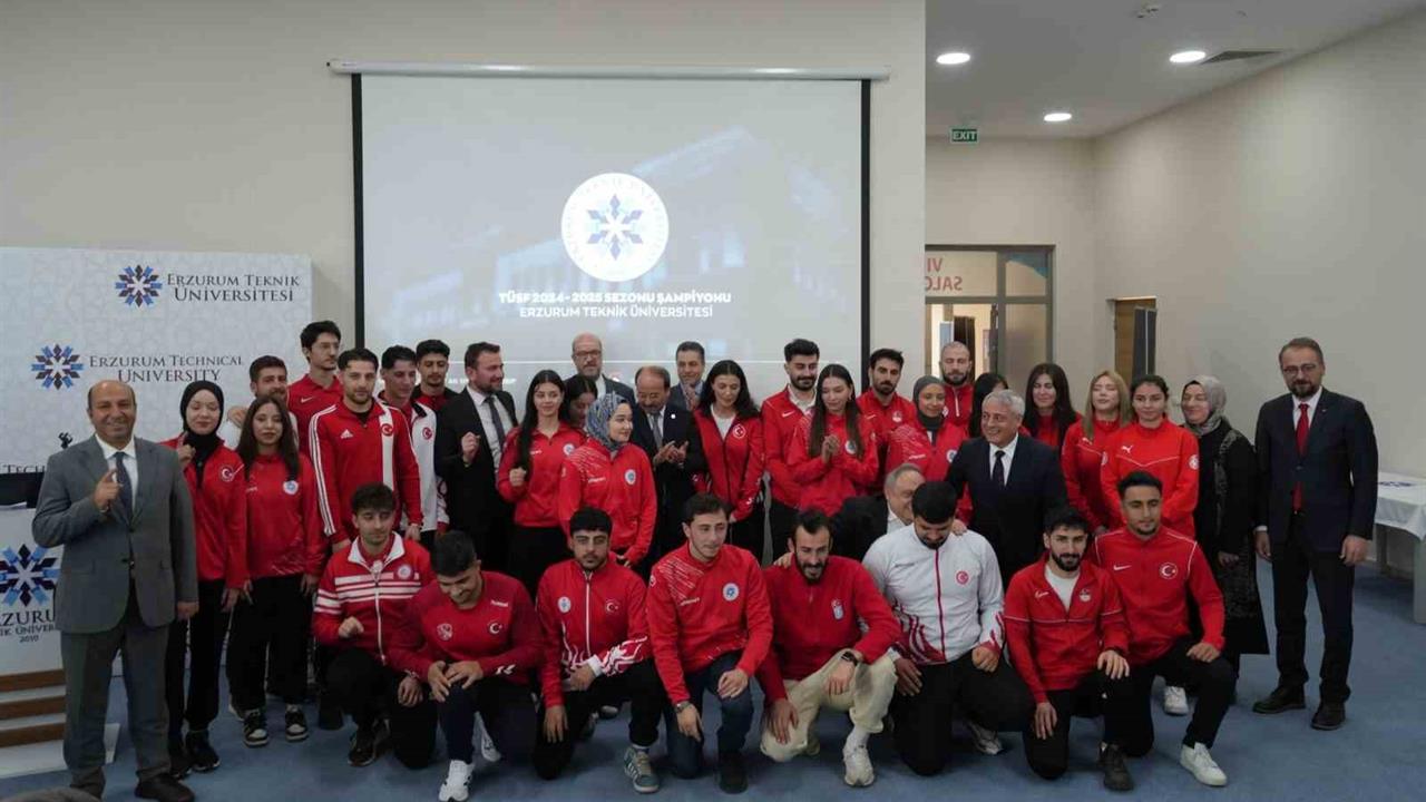 Erzurum'da Erzurum Teknik Üniversitesi ÜNİLİG Türkiye Şampiyonluğunu Kutladı