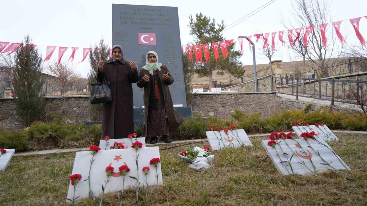 Erzurum Yakutiye'de 65 Şehit İçin Anma Töreni Düzenlendi