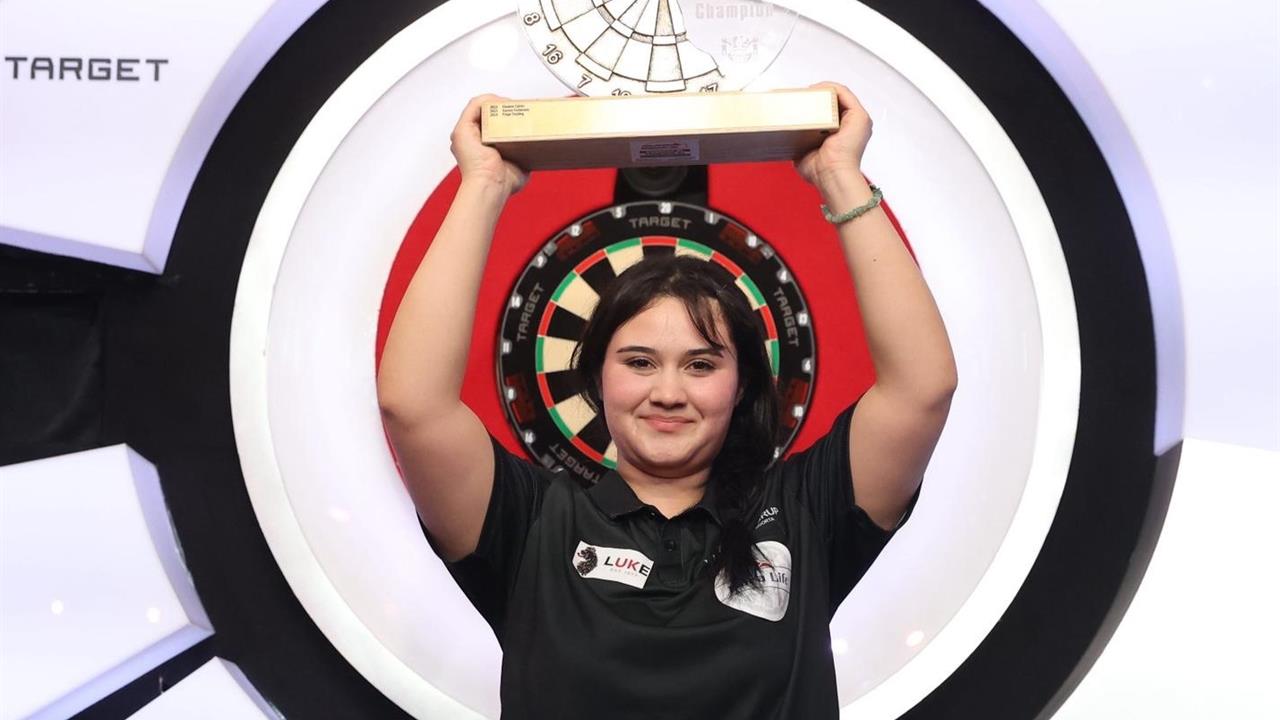 Denizli’nin Genç Dart Sporcusu Zehra Gemi, Dünya Şampiyonu Unvanını Kazandı