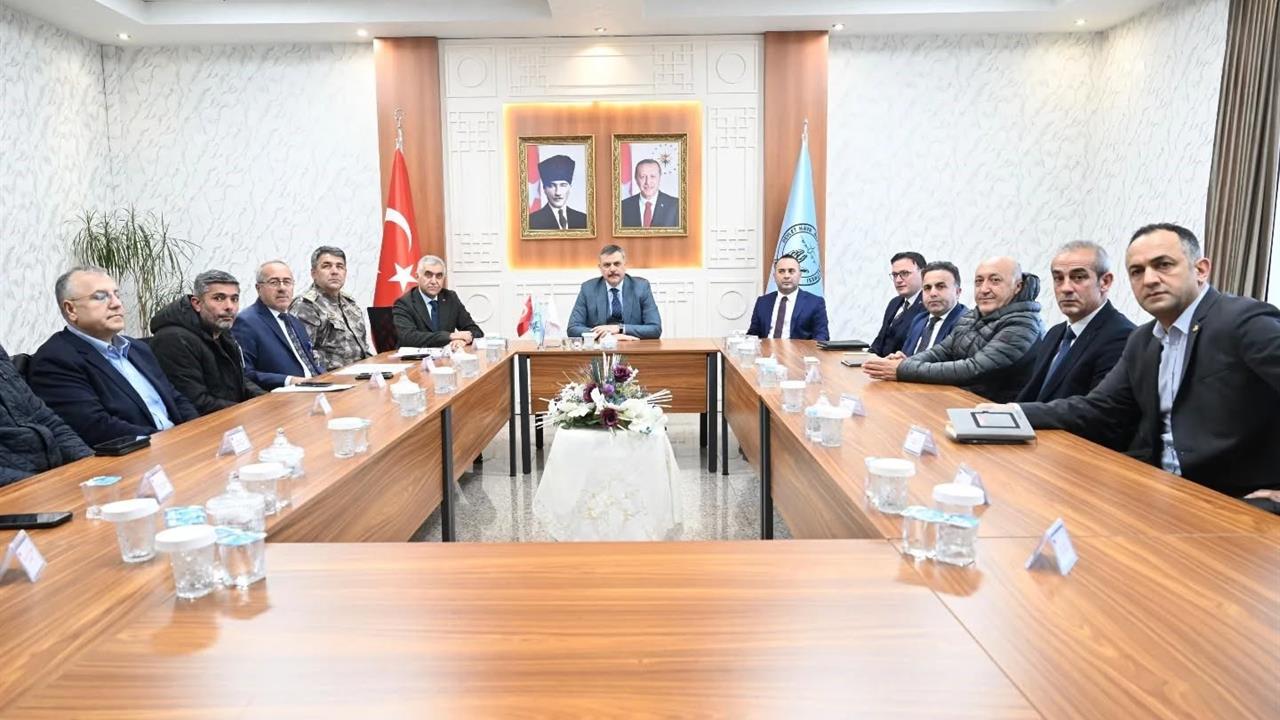 Erzurum'da Havalimanı Kış Tedbirleri Toplantısı Gerçekleştirildi