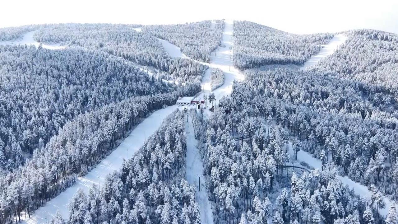 Kars Sarıkamış'ta Yaşanan Kar Yağışıyla Doğa Beyaza Büründü