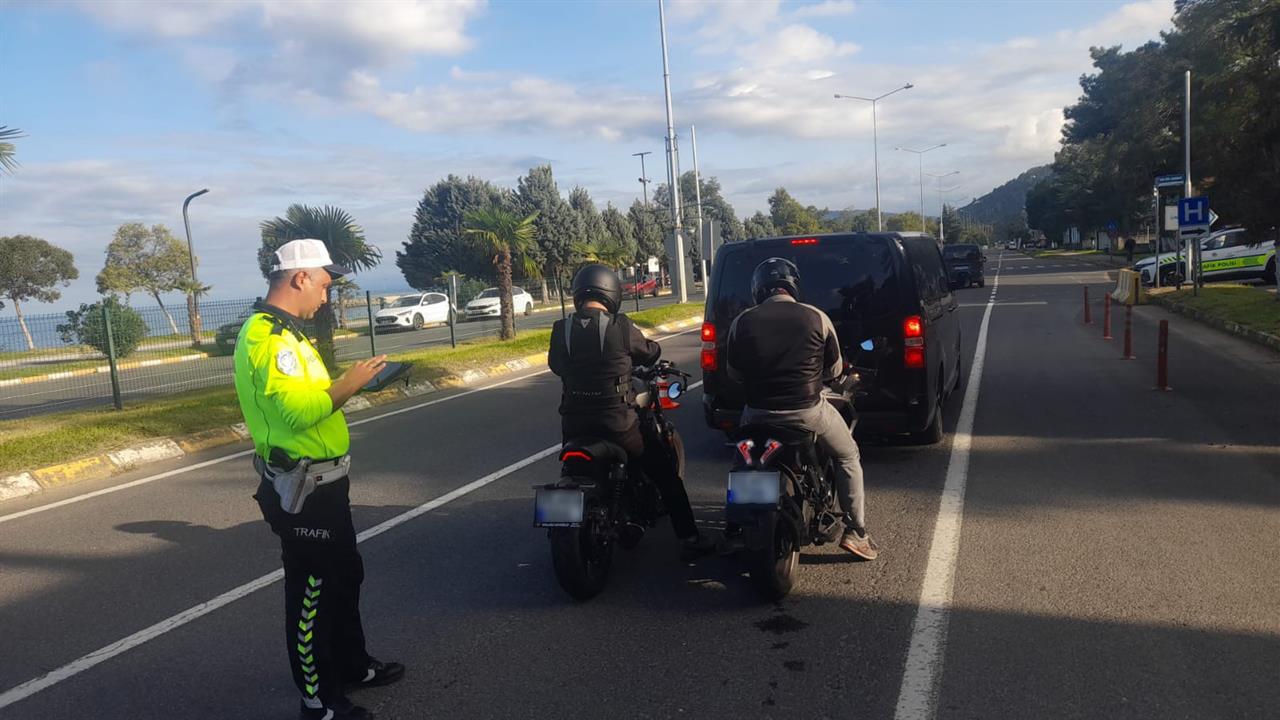 Ordu'da Polis Ekipleri Tarafından Yapılan Denetimlerde 17 Bin Araç Kontrol Edildi