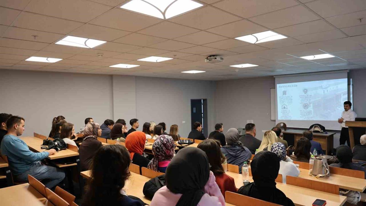 Düzce'de Düzenlenen Konferansta Topraklı ve Topraksız Sera Yöntemleri Ele Alındı